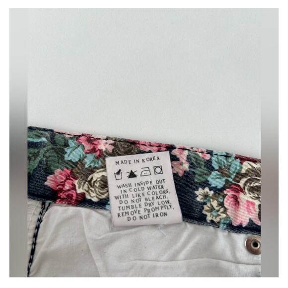 Women’s Denim Shorts, Floral Print, Size XS-S - Picture 8 of 8